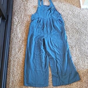 Pretty Garden romper NWOT